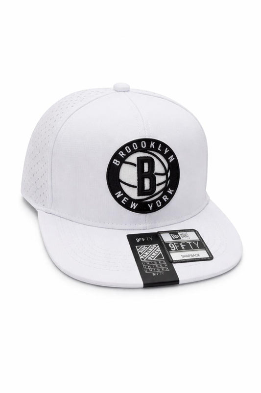 GORRA PLANA BROOKLYN BLANCA